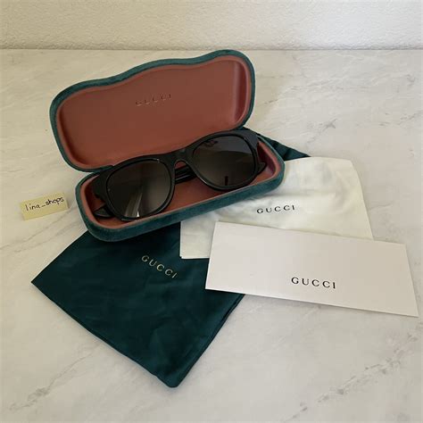 unisex gucci polarized sunglasses.